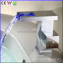 China Brand New Waterfall Brass LED Basin Tap Faucet (FD15057F)